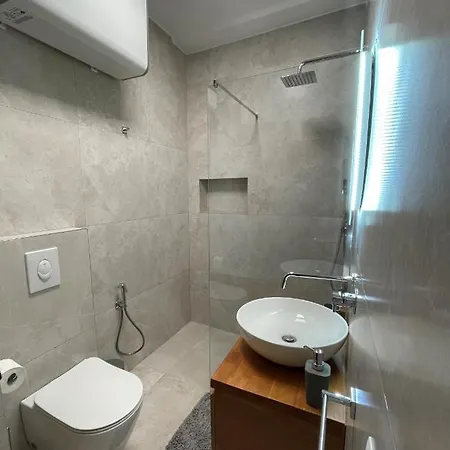 Proper 1 Apartmán Tirana