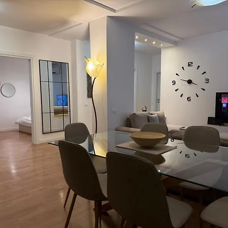 아파트 Proper 1 티라나