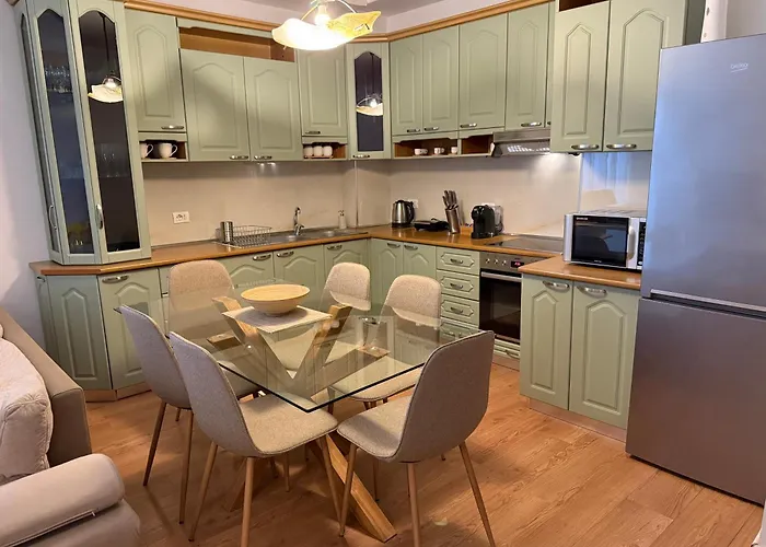 아파트 Proper 1 티라나