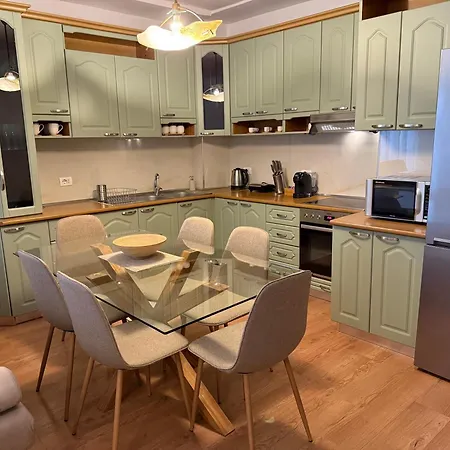 Apartment Proper 1 Tirana